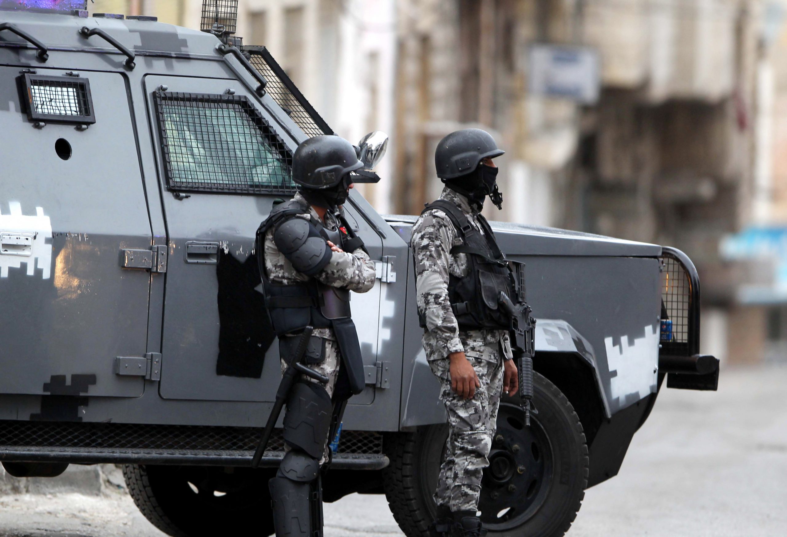 الإطاحة بخلية إرهابية تستهدف قتل قيادات أمنية أردنية